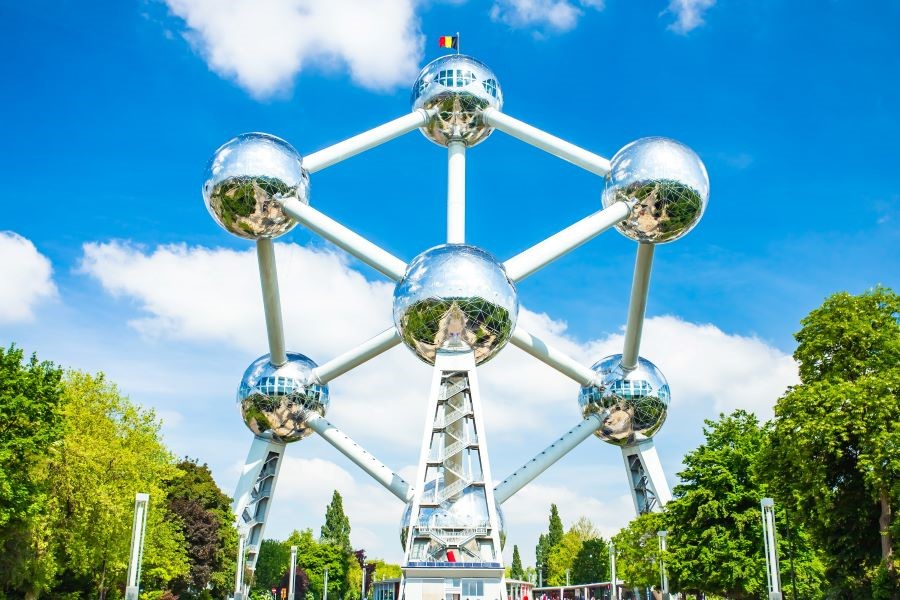 Atomium - biểu tượng cho lối kiến trúc hiện đại của vương quốc Bỉ