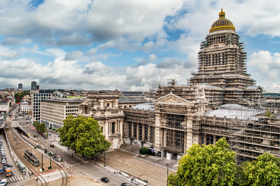 Cung điện Justice sở hữu vẻ đẹp tráng lệ đến khó tin