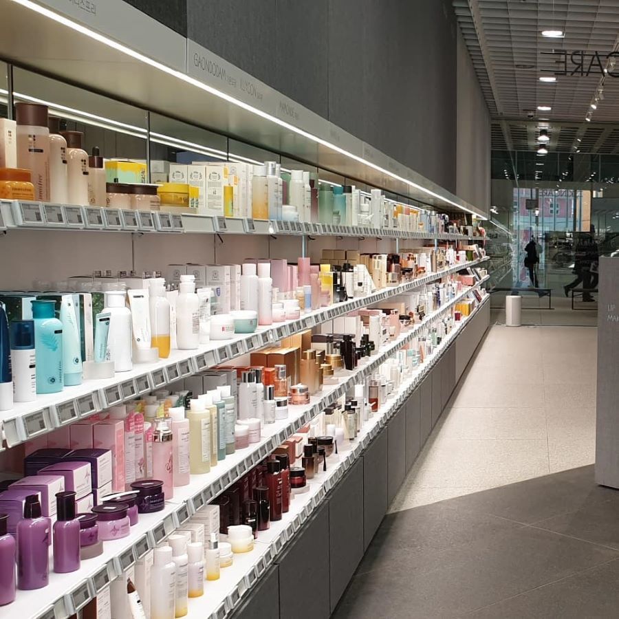 Mỹ phẩm Đài Loan được bày bán khá nhiều ở siêu thị và các cửa hàng nhỏ lẻ