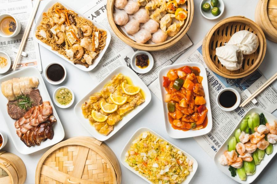 Ẩm thực Trung Quốc đa dạng và phát triển, có sức ảnh hưởng nhất định đến các quốc gia khác trong khu vực