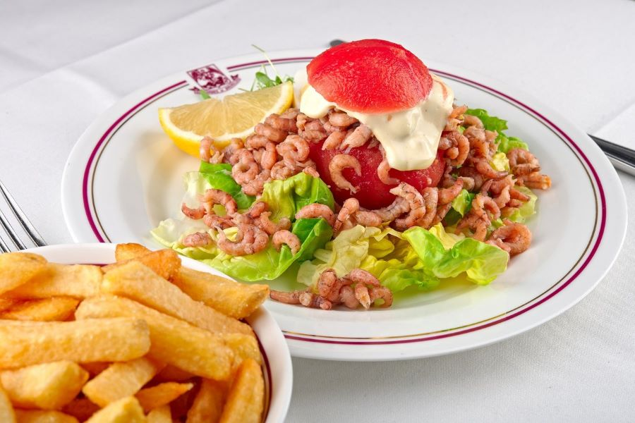 Tomates aux Crevettes Grises - món khai vị truyền thống cực kỳ nổi tiếng ở Bỉ