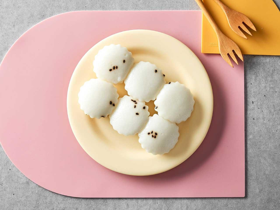  Jeungpyeon là một loại bánh gạo được làm từ bột gạo nếp, men và rượu makgeolli