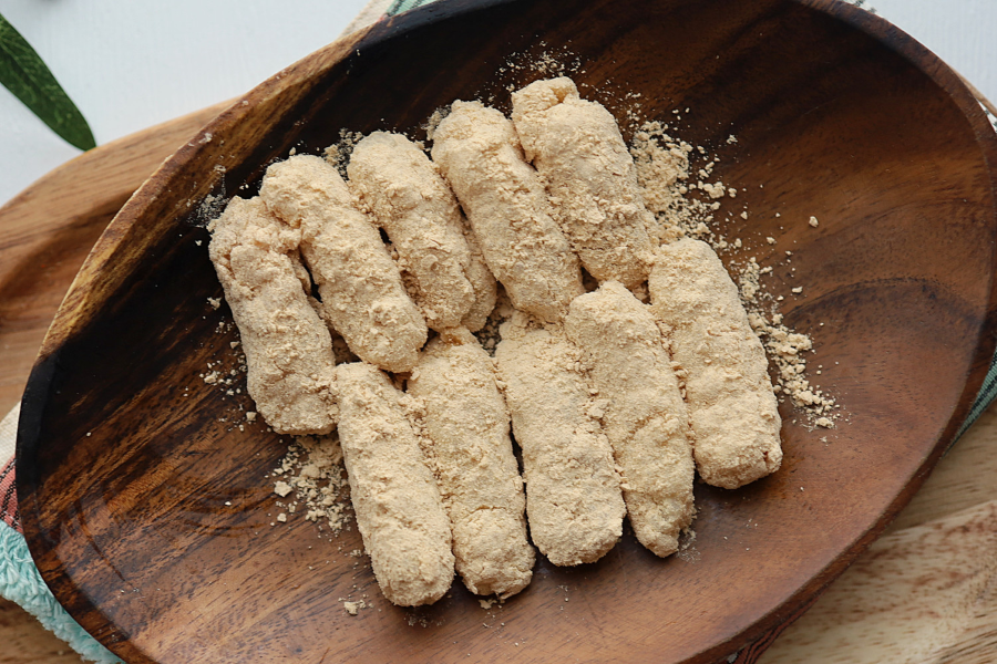 Injeolmi là một loại bánh gạo dẻo được cả người dân địa phương lẫn du khách yêu thích