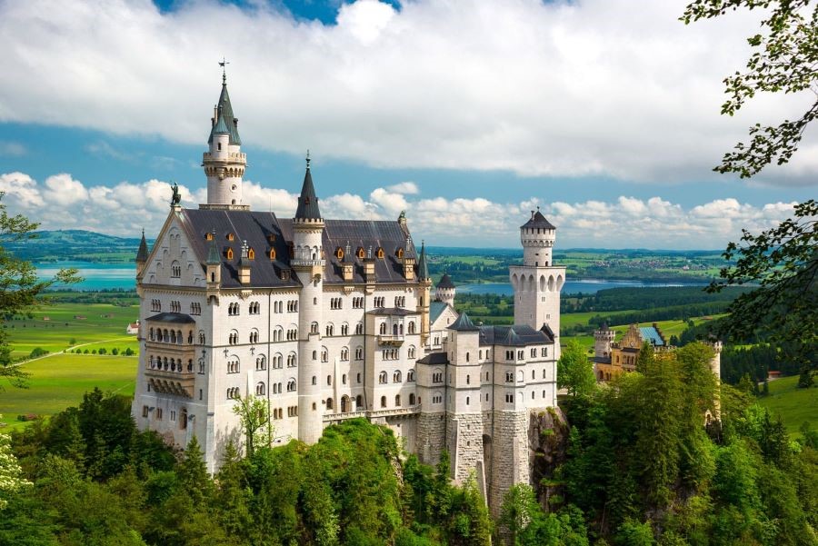 Tòa lâu đài Neuschwanstein nổi tiếng của xứ Bavaria