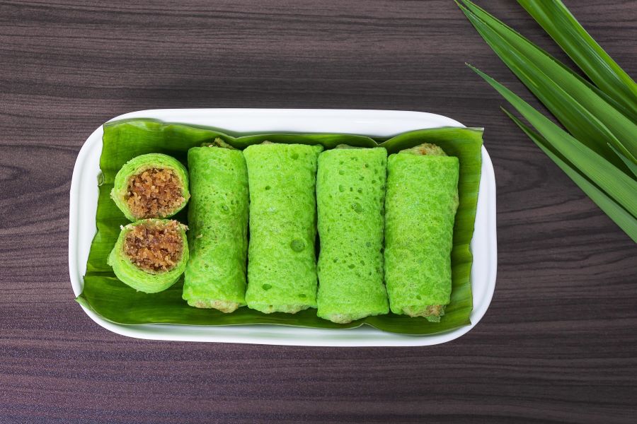 Kueh Lenggang với màu xanh lá dứa mát mắt là một món ngọt truyền thống nổi tiếng ở Brunei