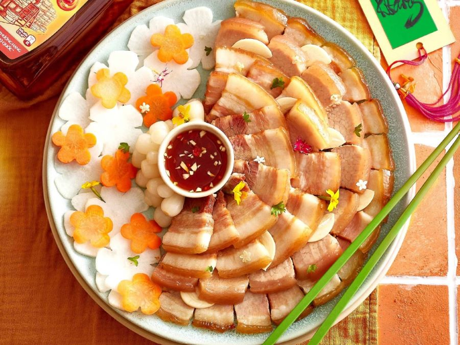 Thịt ngâm mắm là một món ngon ngày Tết được nhiều người yêu thích ở miền Trung