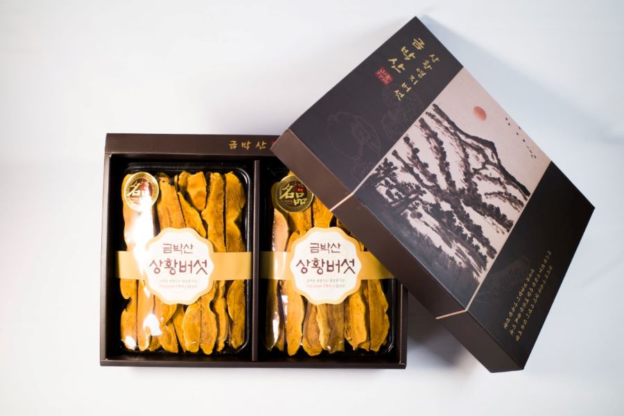 Nấm Linh Chi là một loại thảo dược quý hiếm cực kỳ bổ dưỡng cho sức khỏe