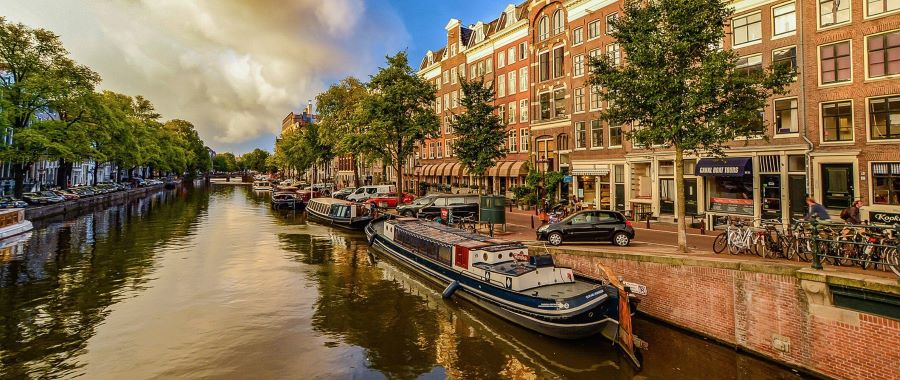 Amsterdam là thành phố lớn nhất ở Hà Lan và là thủ đô của “xứ sở muôn hoa”