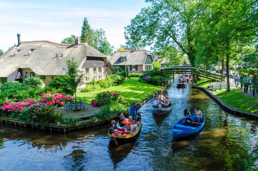 Làng Giethoorn được mệnh danh là “Venice của Hà Lan”