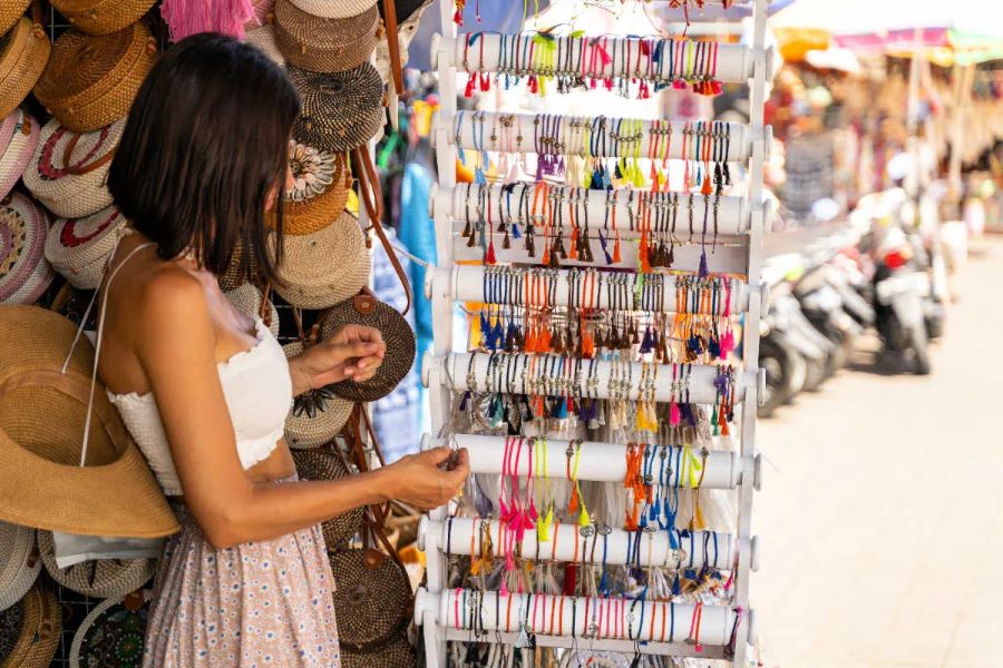 Kuta Art Market là một trong những khu chợ đêm nổi tiếng nhất tại Bali