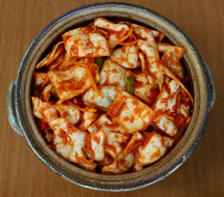 Kim chi bắp cải - món kim chi Hàn Quốc quen thuộc trong bữa cơm của nhiều gia đình