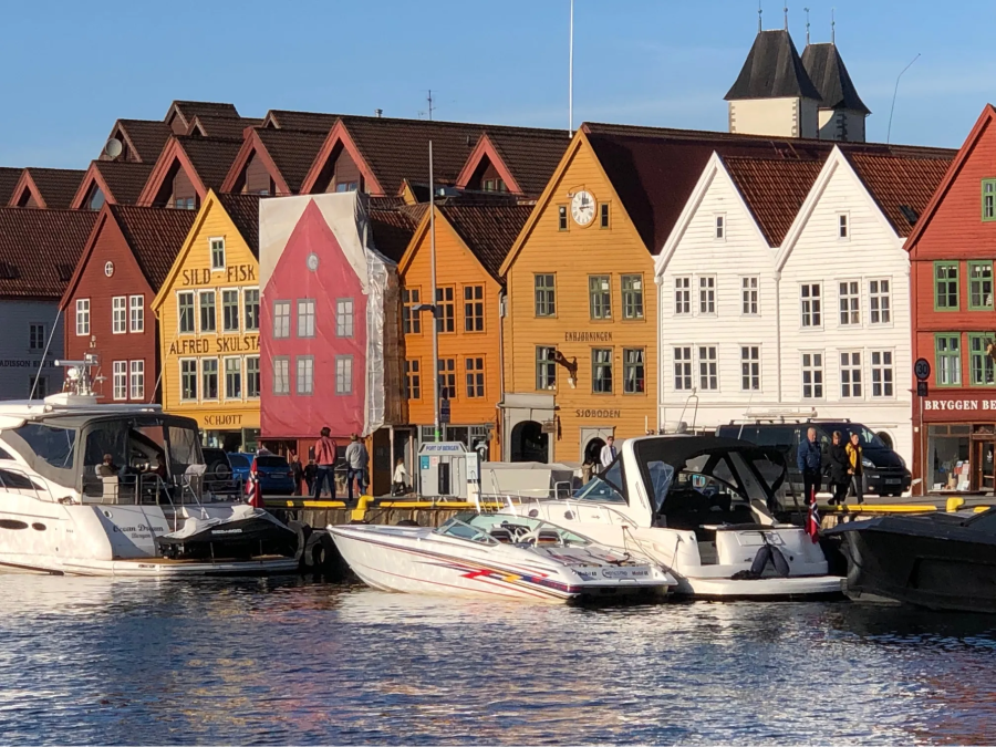 Bryggen, di sản thế giới UNESCO, tọa lạc tại thành phố Bergen xinh đẹp của Na Uy