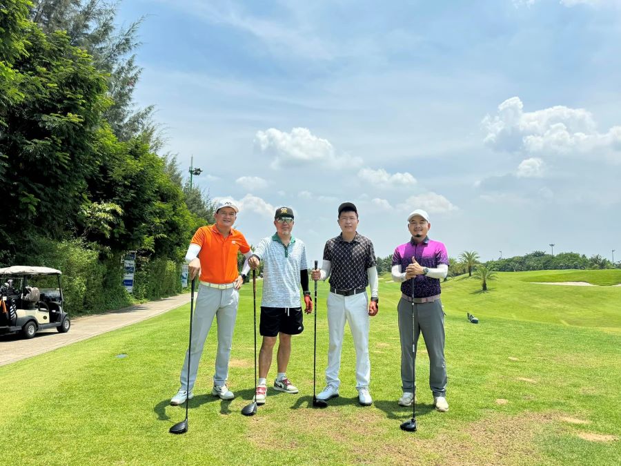 Ông Nguyễn Văn Toàn – Phó Tổng Giám Đốc Top Ten Travel là đại diện tham dự giải đấu cùng các golfer nổi tiếng