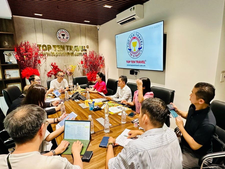 Buổi gặp mặt diễn ra tại trụ sở chính của Công Ty Top Ten Travel