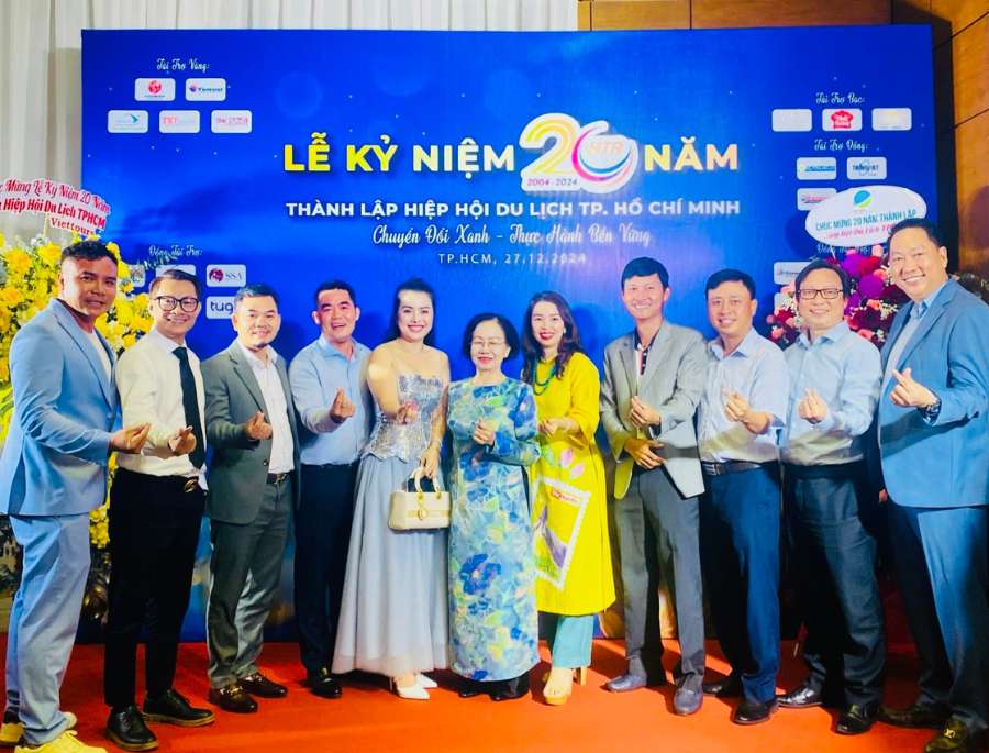 Ông Nguyễn Văn Toàn – Phó Tổng Giám Đốc Top Ten Travel tham gia sự kiện kỷ niệm 20 năm thành lập Hiệp Hội Du lịch Thành Phố HCM cùng nhiều đại biểu ban ngành cấp cao