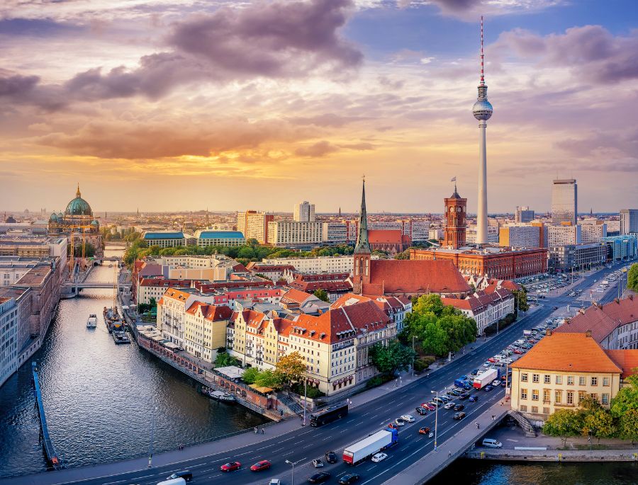 Toàn cảnh thủ đô Berlin nhìn từ trên cao trong buổi chiều hoàng hôn