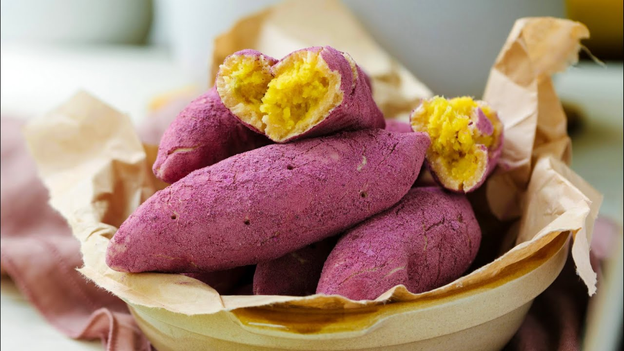 Hình ảnh những chiếc khoai lang vàng ươm, thơm lừng đã trở nên quá đỗi quen thuộc trên khắp các con phố của xứ sở kim chi