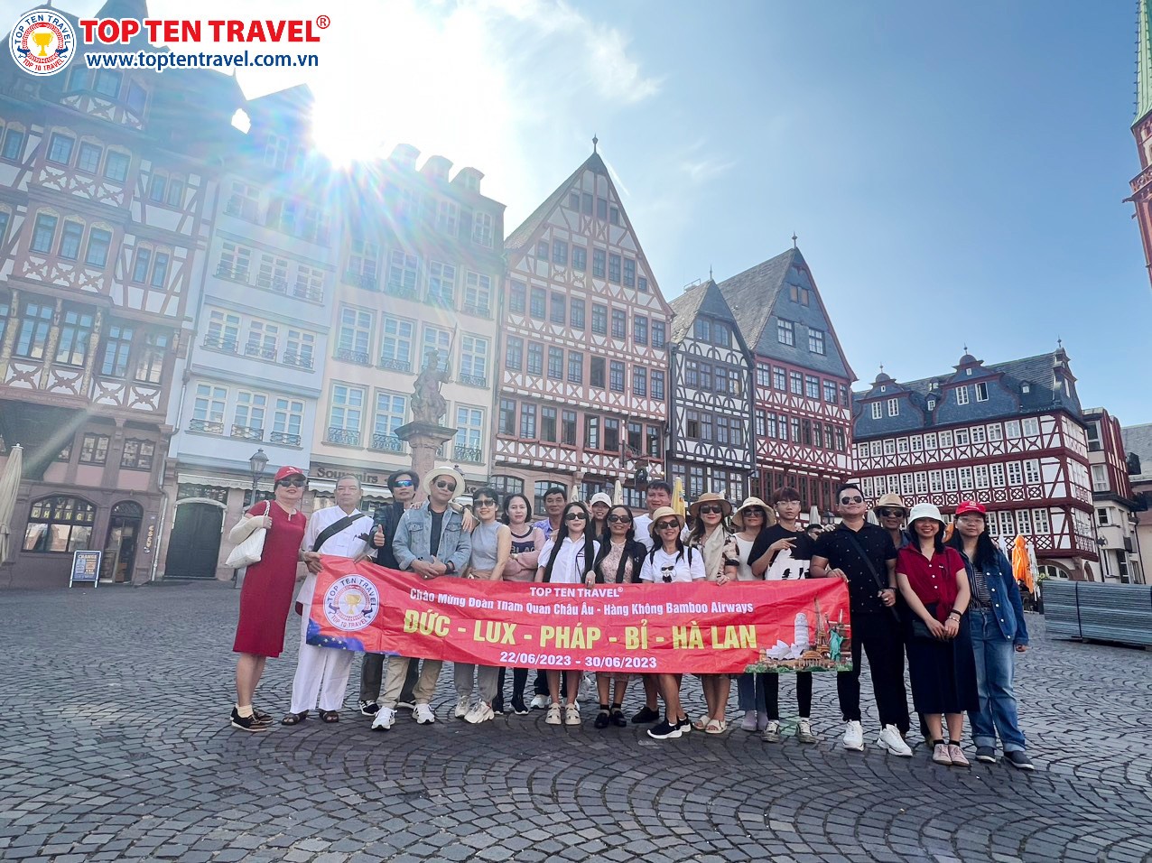 Thưởng thức nhiều món ăn hấp dẫn tại đây