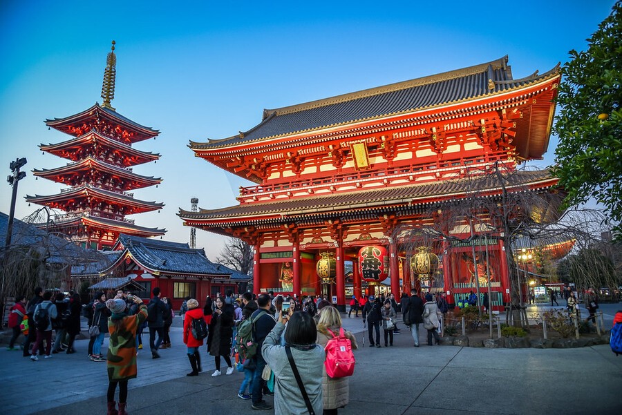 Ngôi đền cổ Asakusa Kannon là điểm đến thu hút rất nhiều du khách