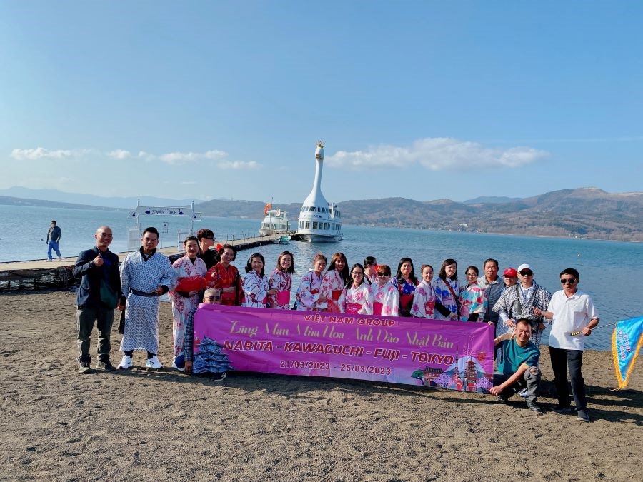 Hình ảnh du khách tham gia các tour Nhật Bản của Top Ten Travel