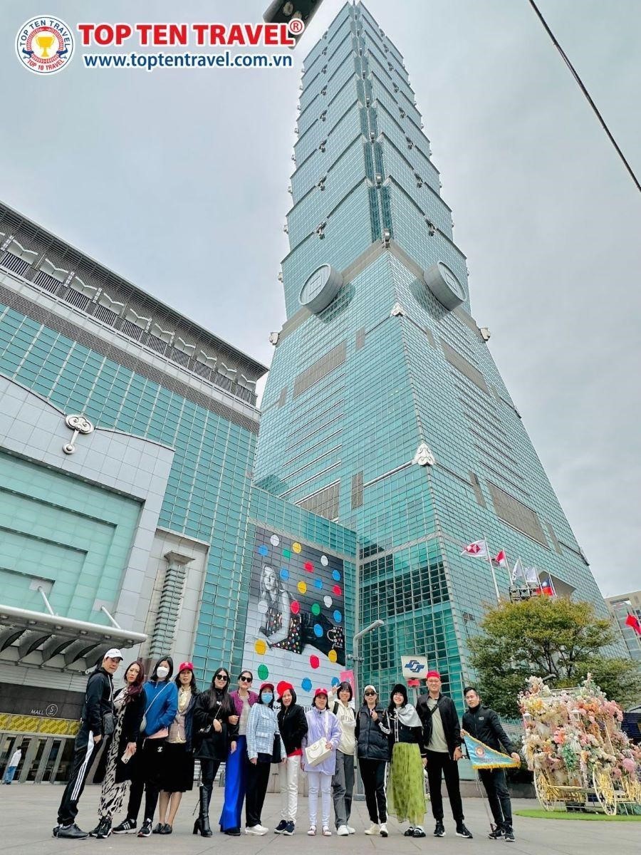 Đoàn khách Top Ten Travel tham quan du lịch Đài Loan