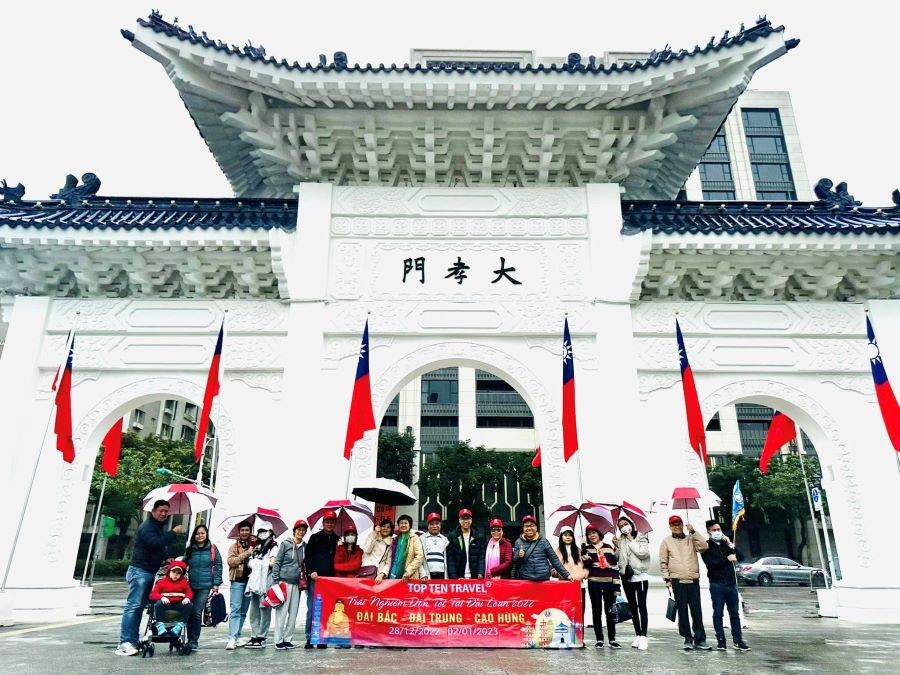 Đoàn khách Top Ten Travel tham quan du lịch Đài Loan