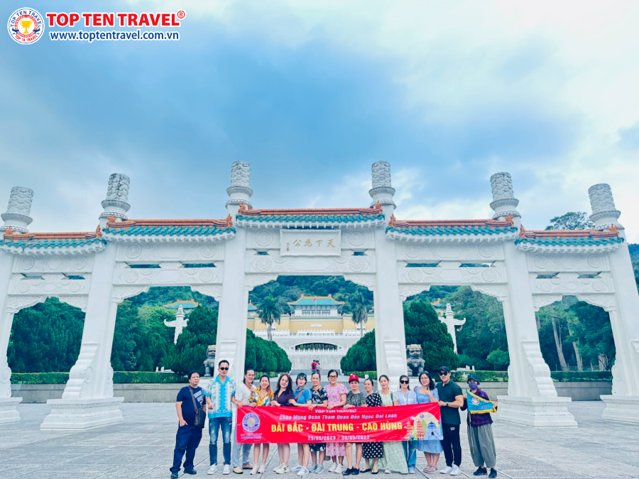 Đoàn khách Top Ten Travel tham quan du lịch Đài Loan