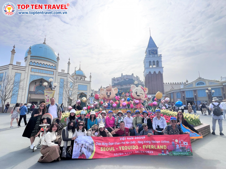Đoàn khách Top Ten Travel tham quan và khám phá Everland