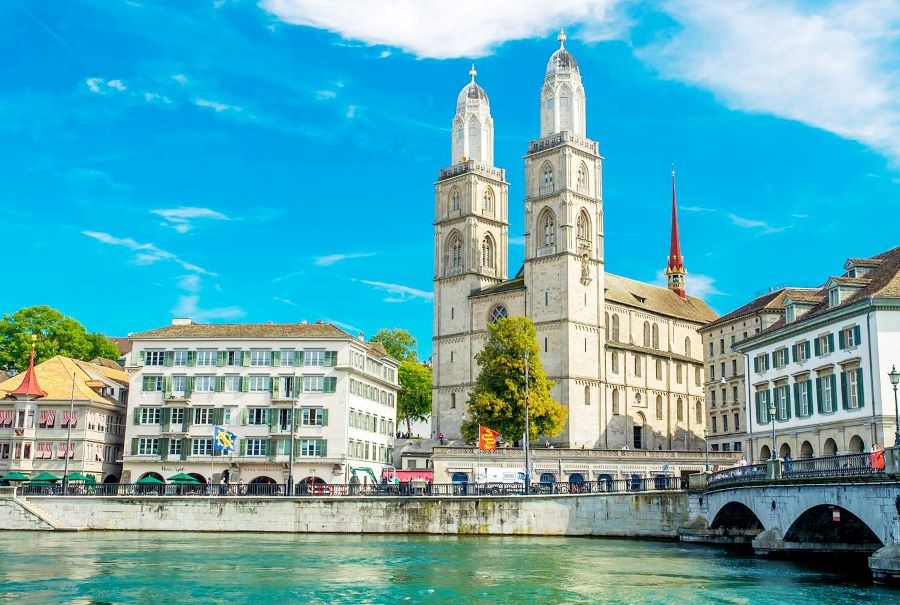 Nhà thờ Grossmunster - địa danh nổi tiếng của thành phố Zurich