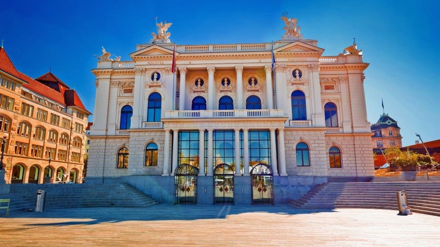 Zurich Opera House với lối kiến trúc tân cổ điển độc đáo