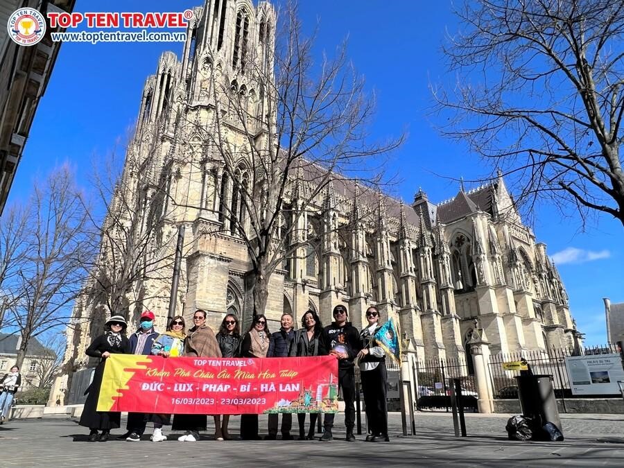 Hình ảnh khách tham gia hành trình tour Châu Âu 5 nước của Top Ten Travel