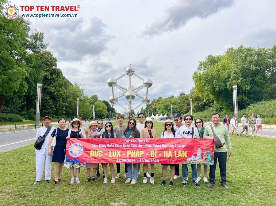 Hình ảnh khách tham gia hành trình tour Châu Âu 5 nước của Top Ten Travel