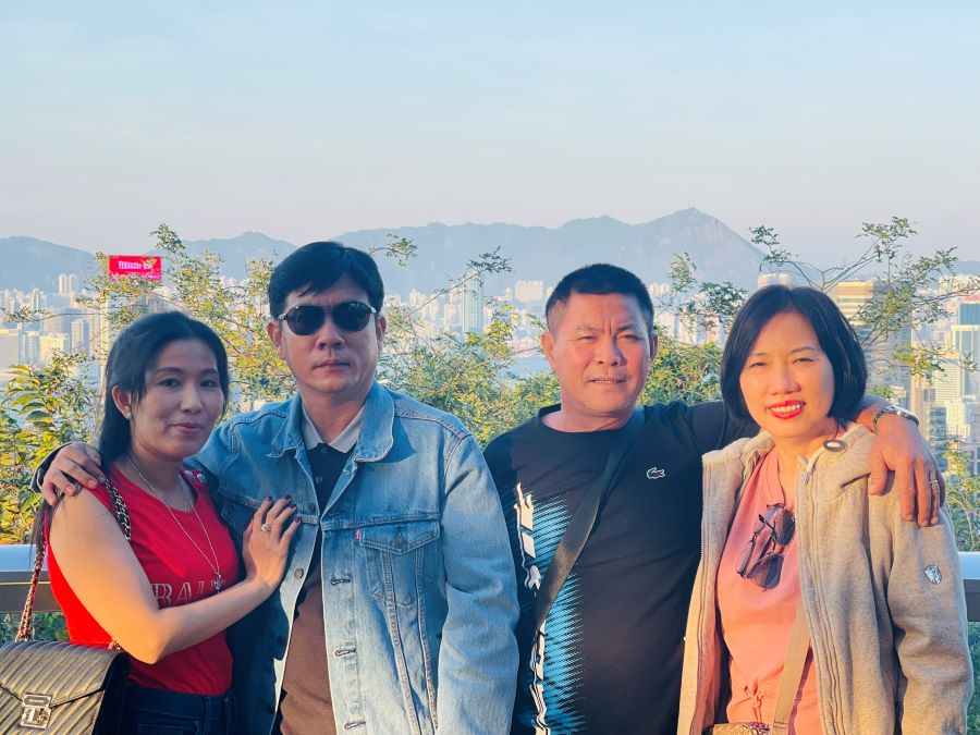 Khách nhà Top Ten tham quan và chụp ảnh lưu niệm tại nhiều điểm đến nổi tiếng ở Hongkong 