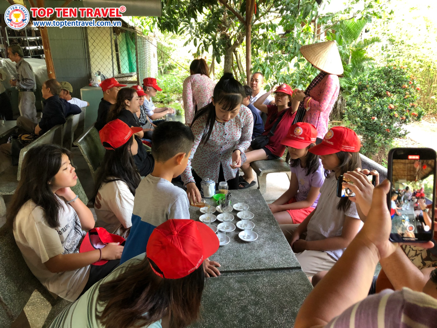 Các Bạn nhỏ trên tour vô cùng hào hứng với các hoạt động hấp dẫn