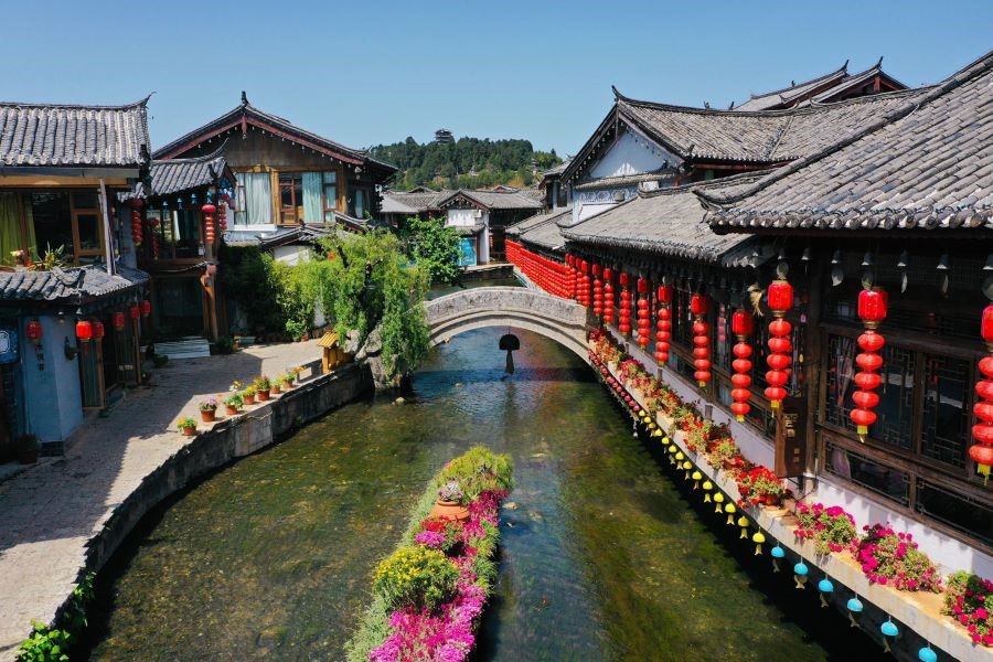 Thành cổ Lệ Giang một nơi thu hút khách du lịch hàng đầu tại Trung