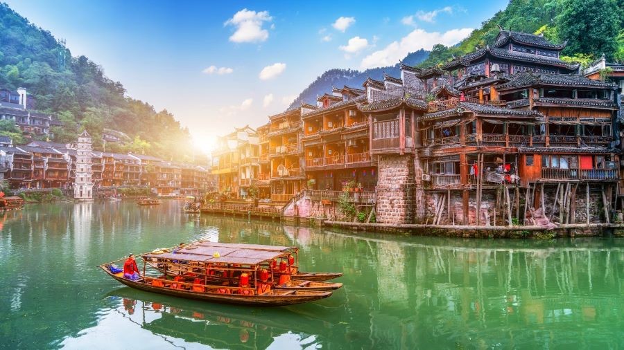 Phố cổ Phượng Hoàng - bức tranh tuyệt đẹp của thiên nhiên