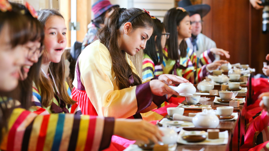 Việc thưởng trà là một dịp để thư giãn, tĩnh tâm và chiêm nghiệm về cuộc sống