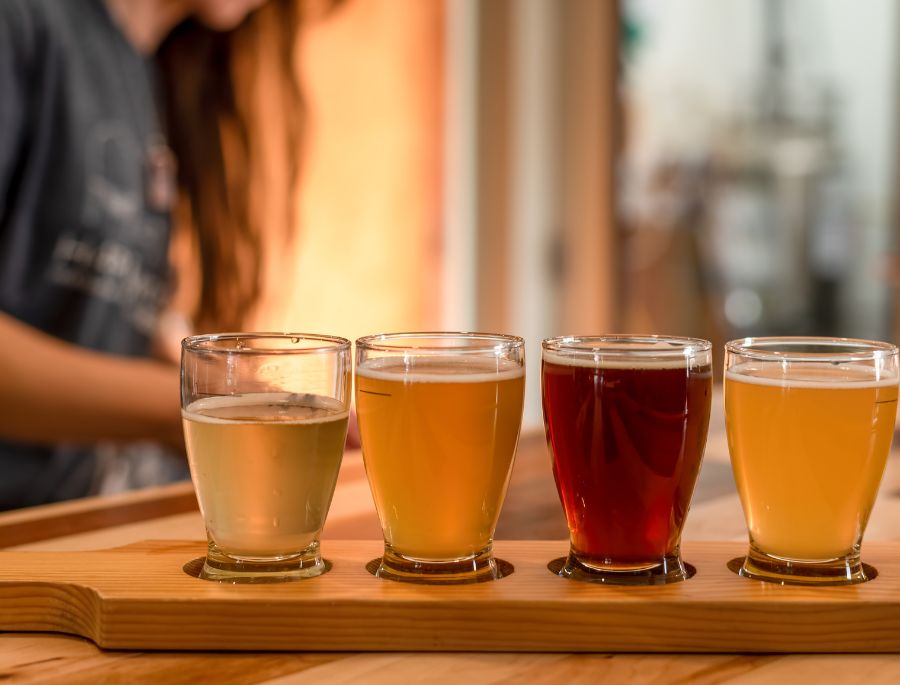 Bia Thirsty Lady có màu sắc bắt mắt cùng hương thơm phức hợp