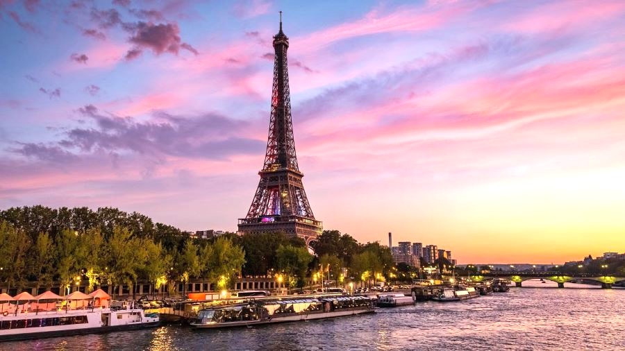 Vẻ đẹp trữ tình, lãng mạn của thủ đô Paris vào buổi hoàng hôn