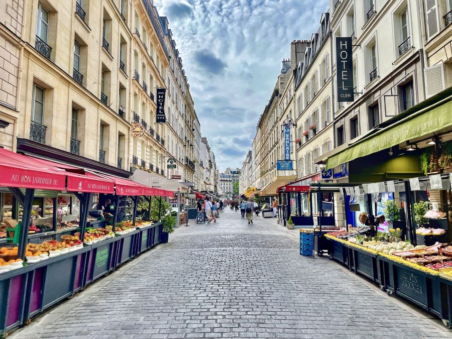 Rue Cler là một con phố nhỏ xinh cổ kính nằm ở quận 7 thủ đô Paris 
