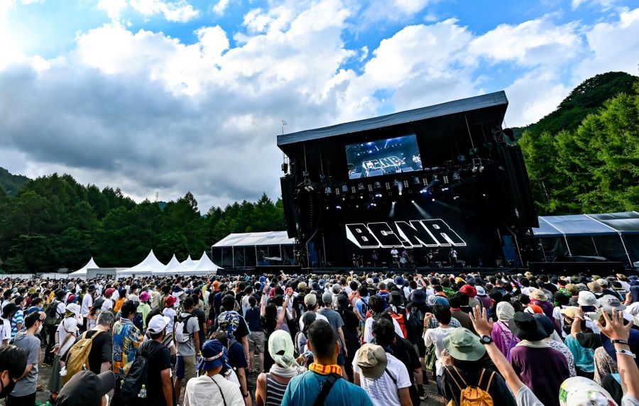 Lễ hội âm nhạc lớn thu hút nhiều người tham gia