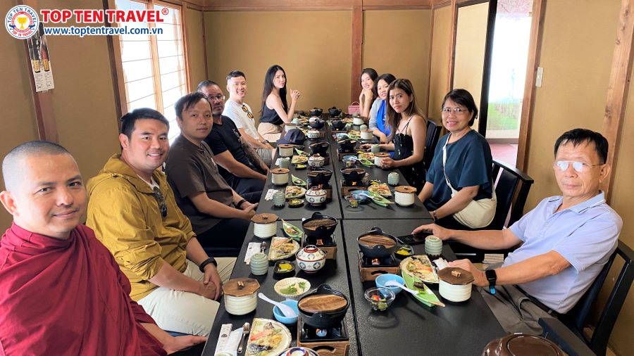 Khám phá nền ẩm thực tại các nhà hàng nổi tiếng tại địa phương