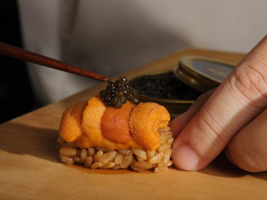 Mỗi món ăn đều là một tác phẩm nghệ thuật, được chế biến từ những nguyên liệu hảo hạng, tuyển chọn kỹ lưỡng