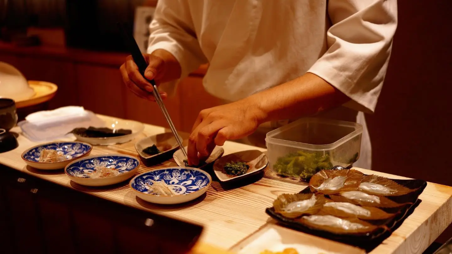 Kobayashi Sushi là một địa điểm để bạn có thể trải nghiệm Omakase đầy tinh tế trong văn hoá ẩm thực Nhật Bản
