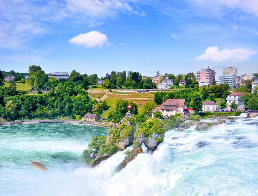 Thác Rhine có nguồn gốc lâu đời khi được hình thành cách đây khoảng 14.000 đến 17.000 năm