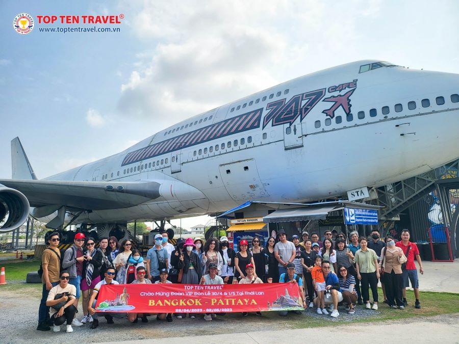 Đoàn khách Top Ten Travel tham quan du lịch Thái Lan