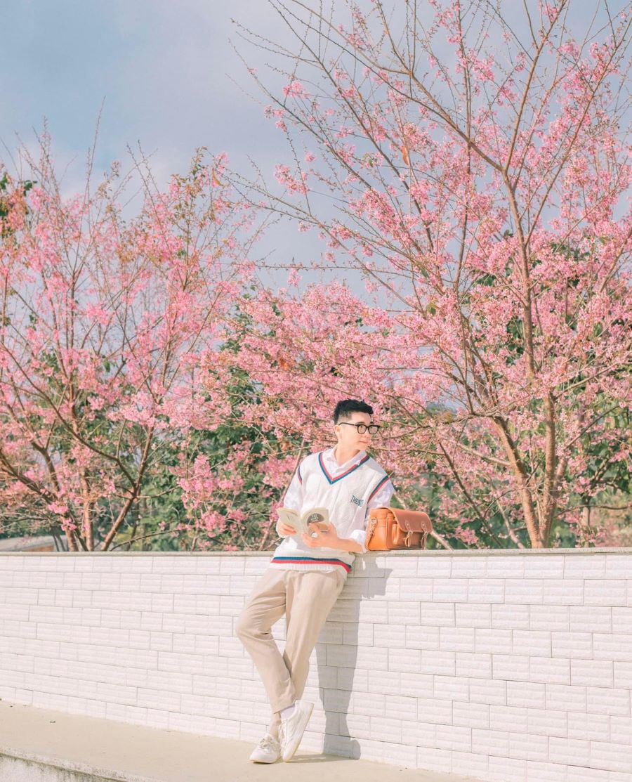 Áo sơ mi + gile là style phù hợp với hầu hết dáng người.