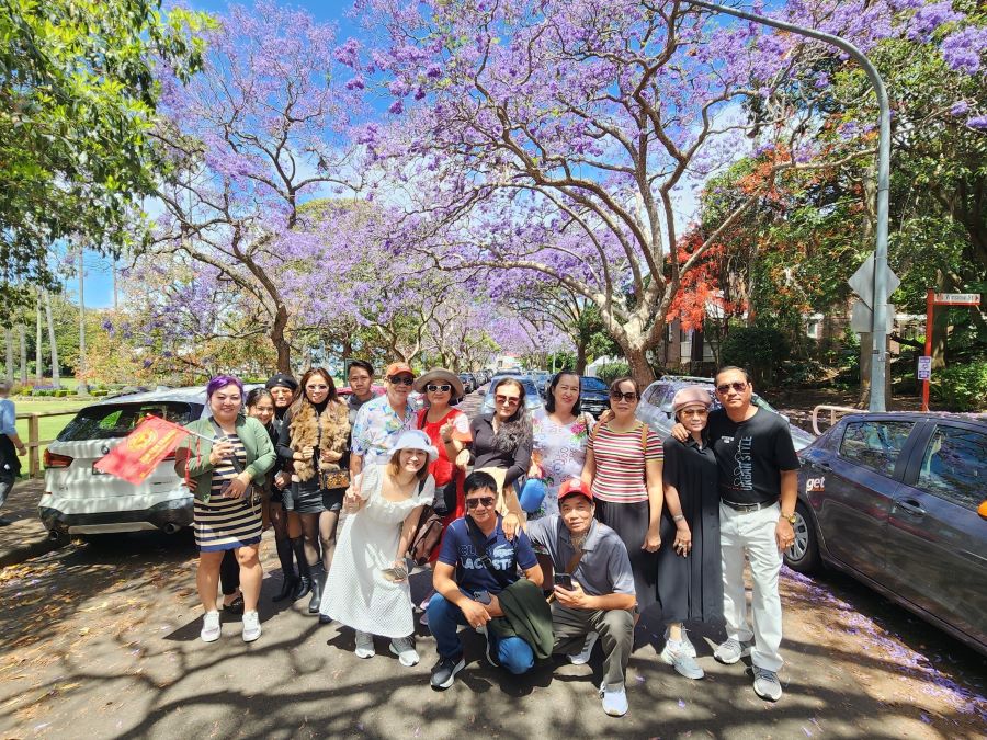 Đoàn Khách Top Ten tham quan nước Úc vào mùa xuân