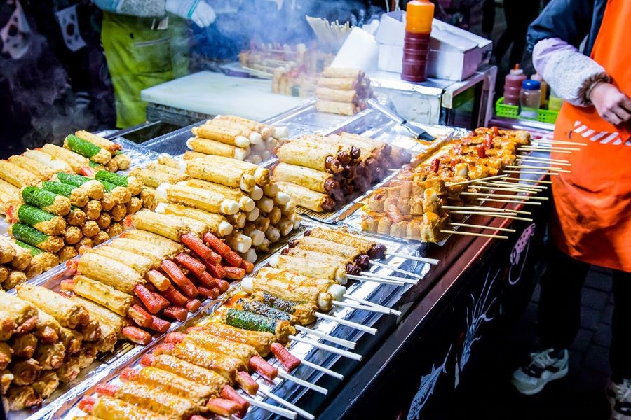 Những sạp ẩm thực hấp dẫn ở chợ Myeongdong