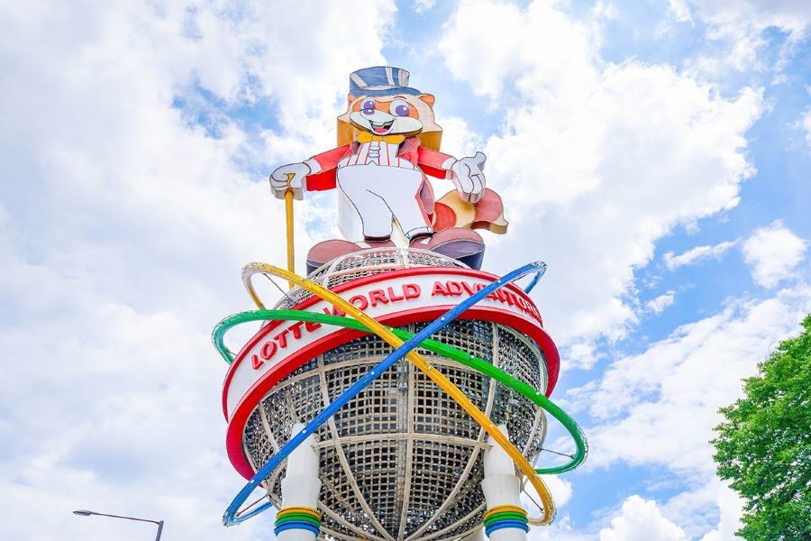 Lotte World được mệnh danh là  “Disneyland của Hàn Quốc”.